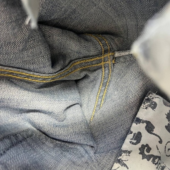 Vigoss Women's Denim Shorts Size 13/14 Embroidered Button Flap Pockets - Picture 12 of 13